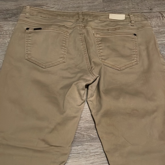 Celebrity pink jeans size 15 tan color low rise skinny - Picture 7 of 8